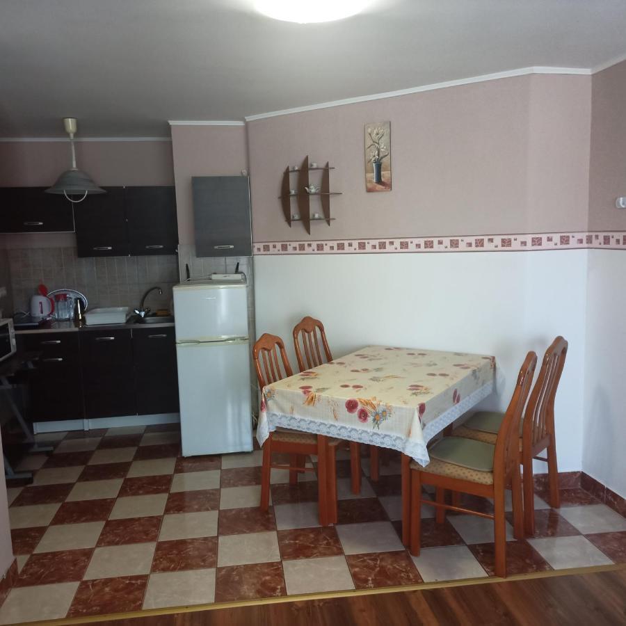 Livia Apartman Buk Exterior photo