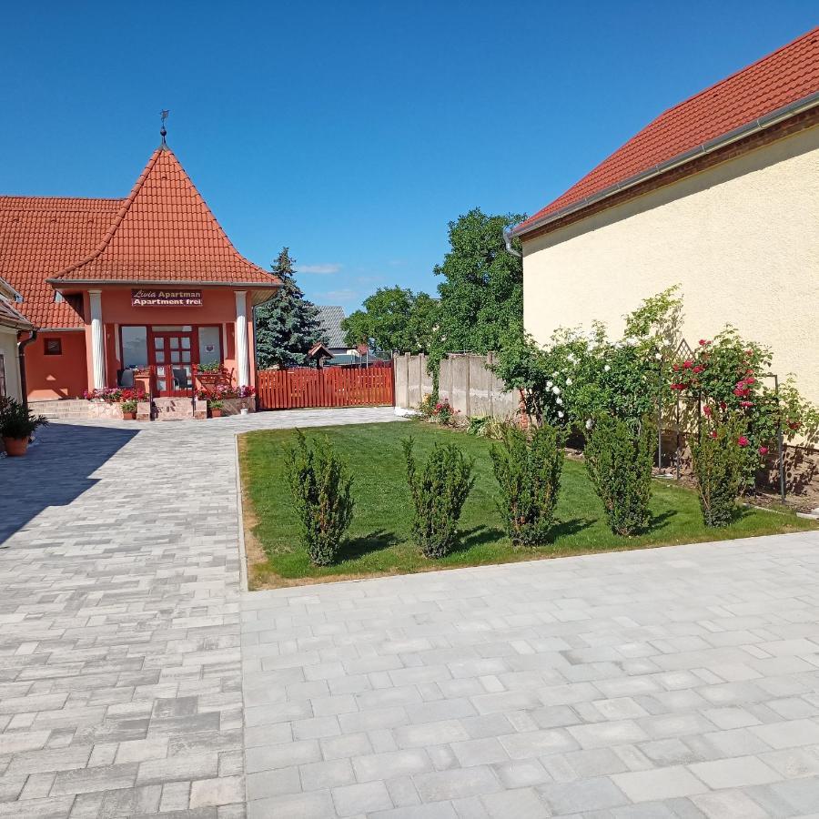 Livia Apartman Buk Exterior photo