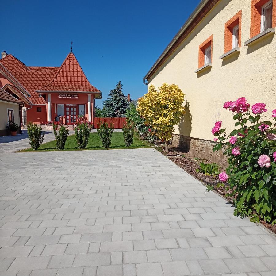 Livia Apartman Buk Exterior photo