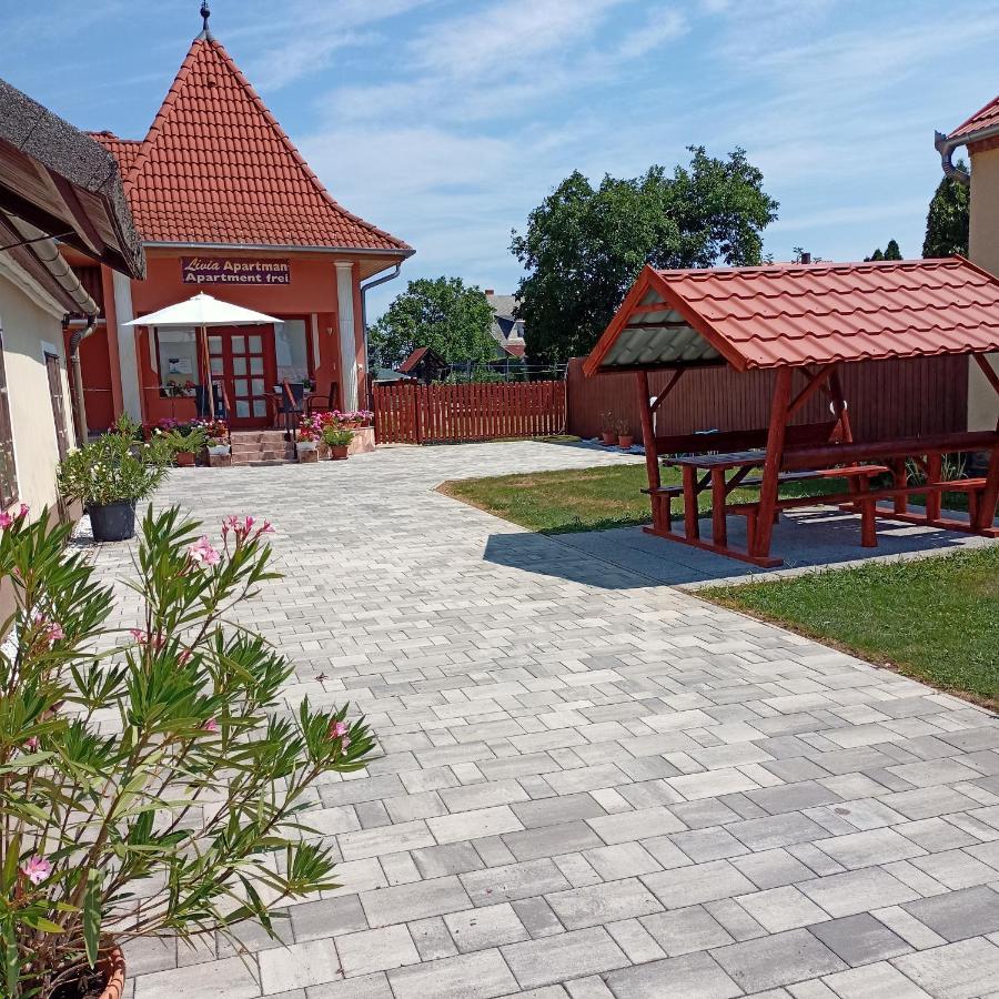 Livia Apartman Buk Exterior photo